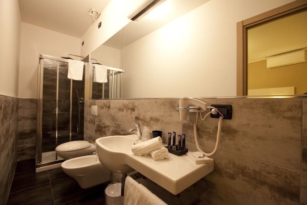 Hotel La Meridiana Settimo Torinese Pokój zdjęcie