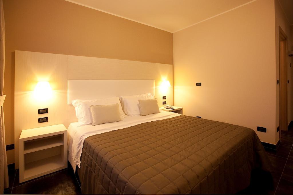 Hotel La Meridiana Settimo Torinese Pokój zdjęcie